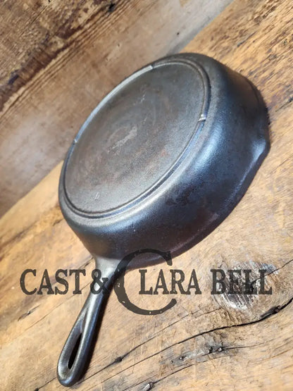 The Clara Bell Classic! 1940’S Era Lodge #8 Cast Iron Skillet With 3 Notch Heat Ring