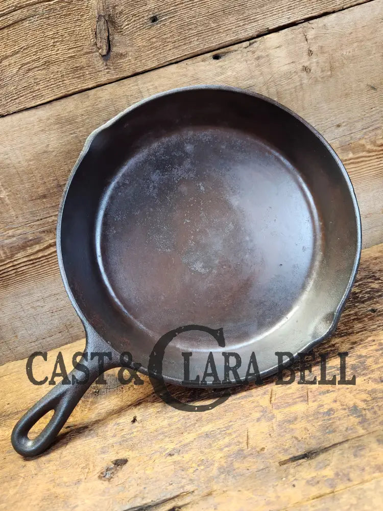 The Clara Bell Classic! 1940’S Era Lodge #8 Cast Iron Skillet With 3 Notch Heat Ring