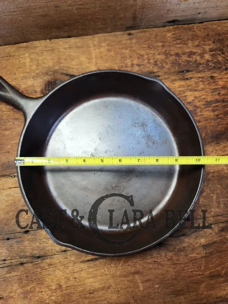 The Clara Bell Classic! 1940’S Era Lodge #8 Cast Iron Skillet With 3 Notch Heat Ring