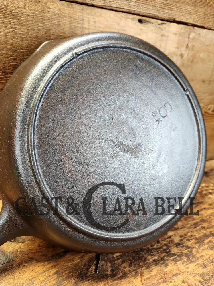 The Clara Bell Classic! 1940’S Era Lodge #8 Cast Iron Skillet With 3 Notch Heat Ring