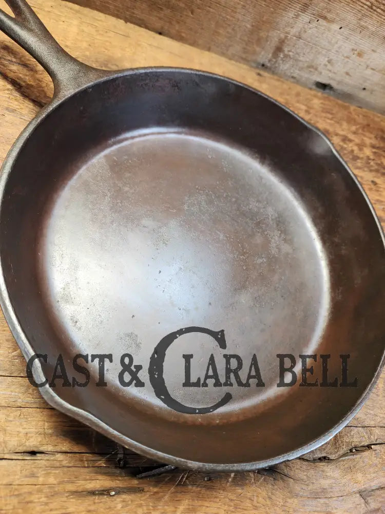 The Clara Bell Classic! 1940’S Era Lodge #8 Cast Iron Skillet With 3 Notch Heat Ring