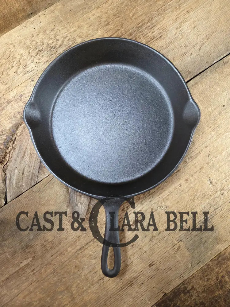 The Clara Bell Classic! 1940’s Era Three notch Lodge #8 cast iron skillet. Beautiful piece of Americana! Skillet