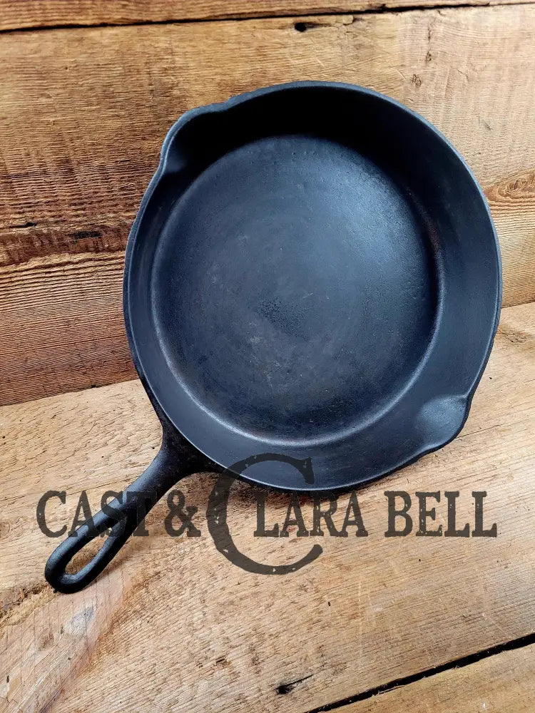The Clara Bell Classic! 1940’S Era Three Notch Lodge #8 With Raised H Cast Iron Skillet. Skillet