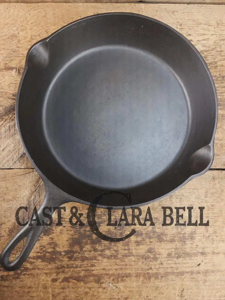 The Clara Bell Classic! 1940’s Era Three notch Lodge #8E cast iron skillet. Beautiful piece of Americana! SC24 Skillet