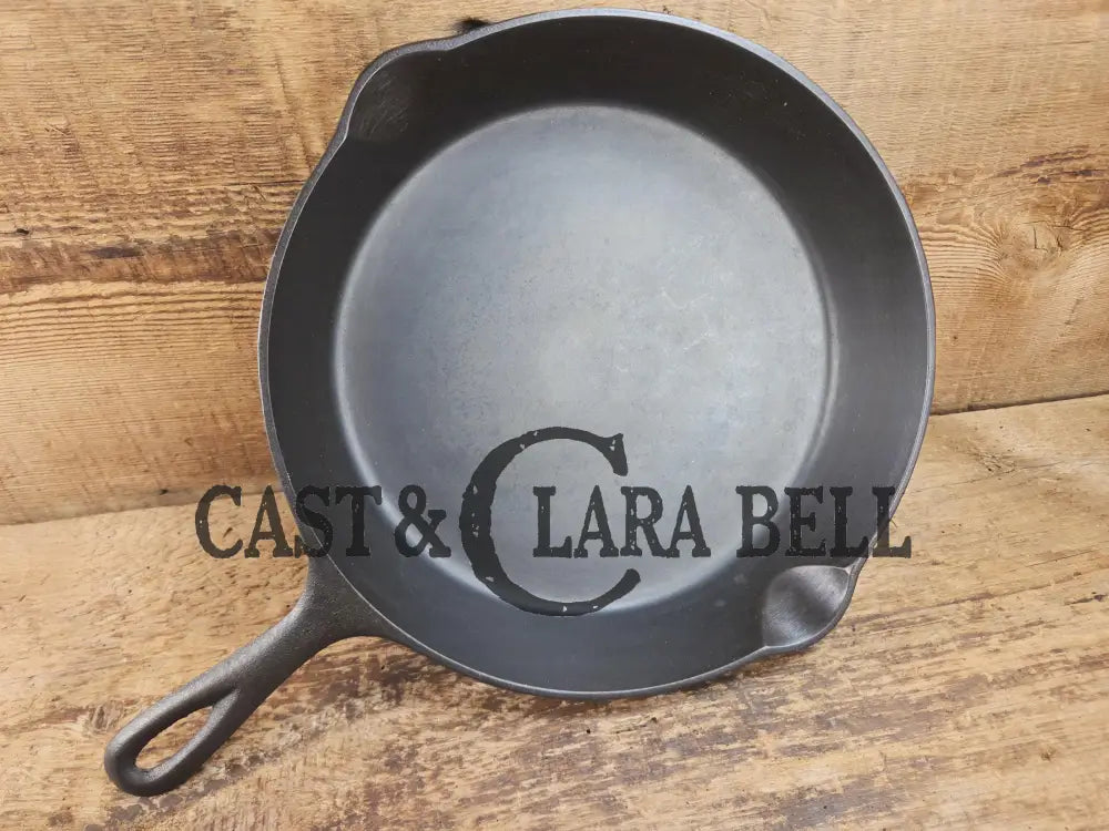 The Clara Bell Classic! 1940’s Era Three notch Lodge #8E cast iron skillet. Beautiful piece of Americana! SC24 Skillet