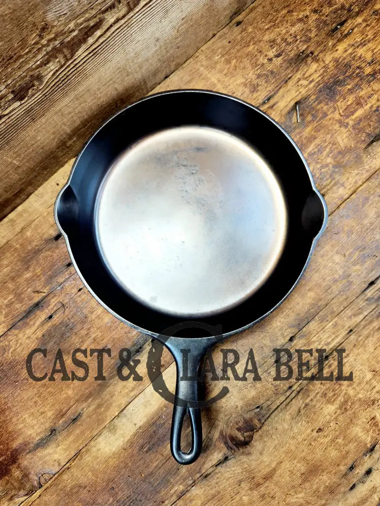 The Classic! 1920’S Griswold #8 Cast Iron Skillet Large Block Slant Logo 704 M