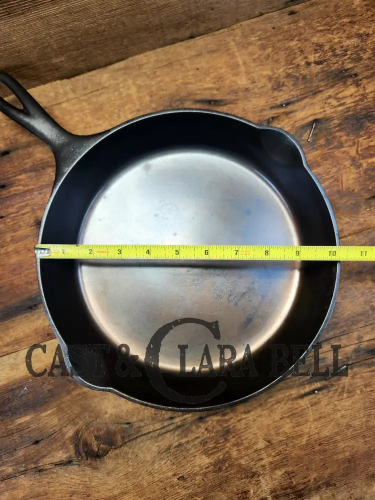 The Classic! 1920’S Griswold #8 Cast Iron Skillet Large Block Slant Logo 704 M