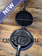 The Classic! 1920’s Griswold No. 8 Waffle Iron (314/315) with low (913) bailed base. Makes crispy waffles! Waffle Iron