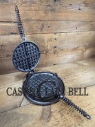 The Classic! 1920’s Griswold No. 8 Waffle Iron (314/315) with low (913) bailed base. Makes crispy waffles! Skillet