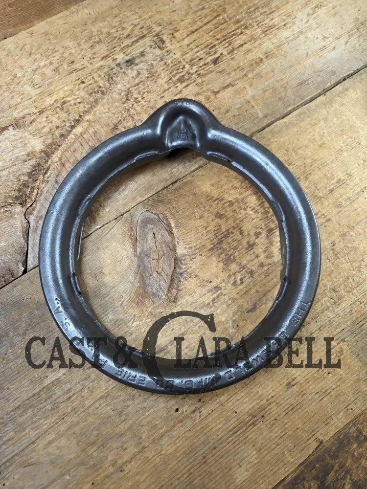 The Classic! 1920’s Griswold No. 8 Waffle Iron (314/315) with low (913) bailed base. Makes crispy waffles! Skillet