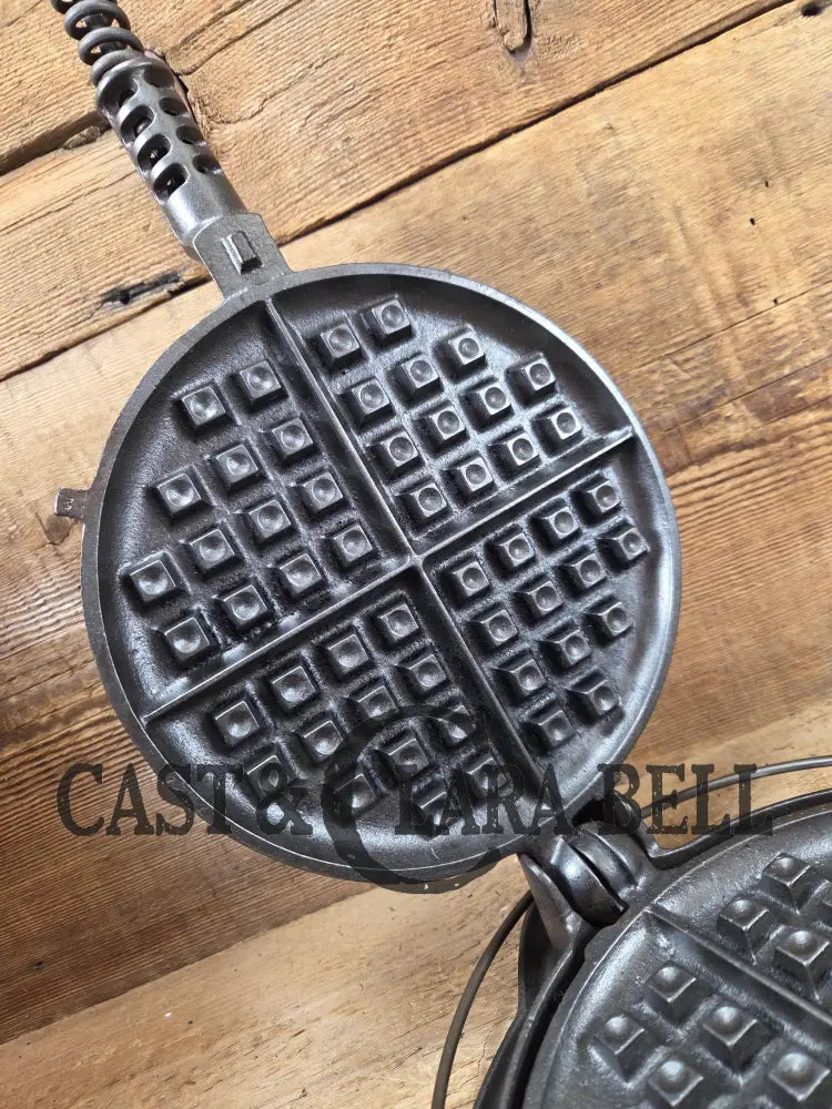 The Classic! 1920’s Griswold No. 8 Waffle Iron (314/315) with low (913) bailed base. Makes crispy waffles! Skillet