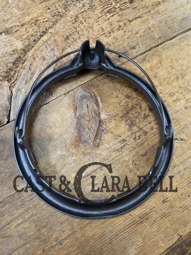 The Classic! 1920’s Griswold No. 8 Waffle Iron (314/315) with low (913) bailed base. Makes crispy waffles! Skillet