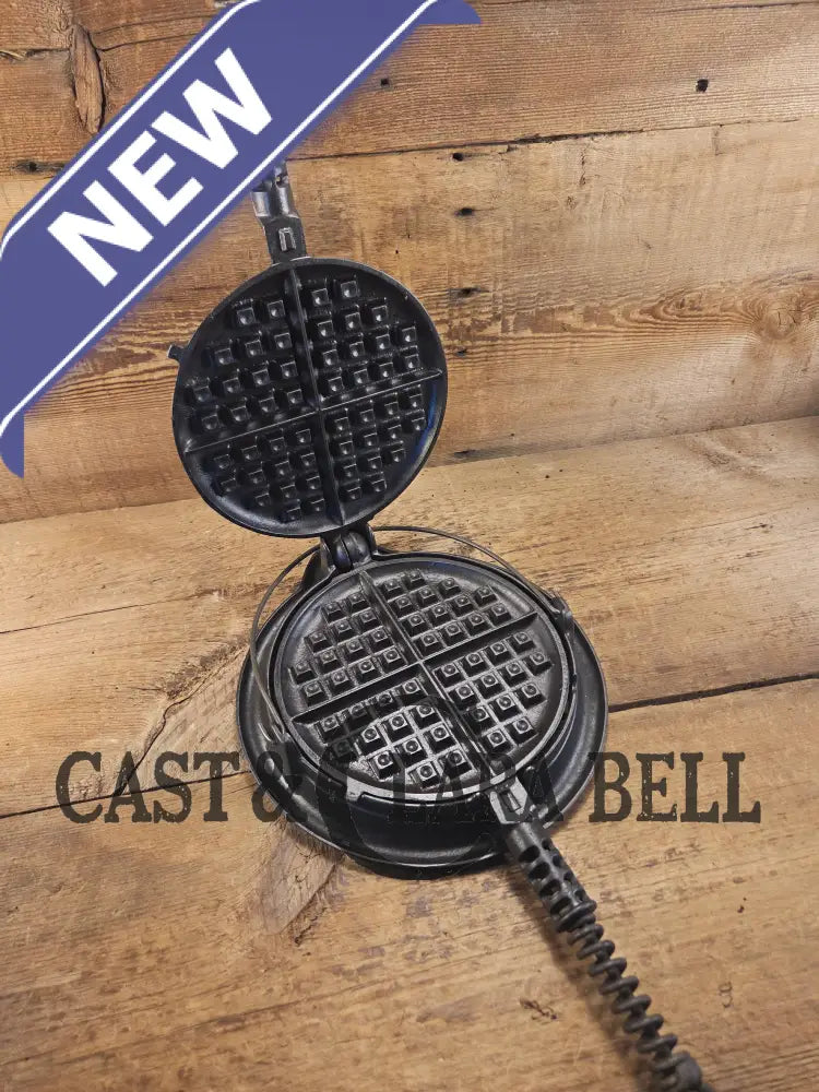 The Classic 1920’s Griswold Waffle Iron (314 /315) with Low Base (913). Fully restored and ready to make crispy