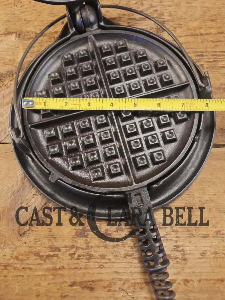 The Classic 1920’s Griswold Waffle Iron (314 /315) with Low Base (913). Fully restored and ready to make crispy