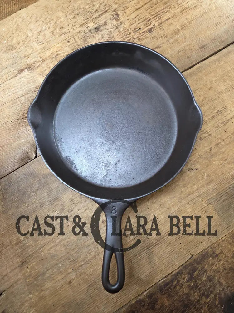 The Classic! 1924 Wagner Ware Sidney -O- #8 Skillet with Heat Ring and Stylized Logo 1058 D Skillet