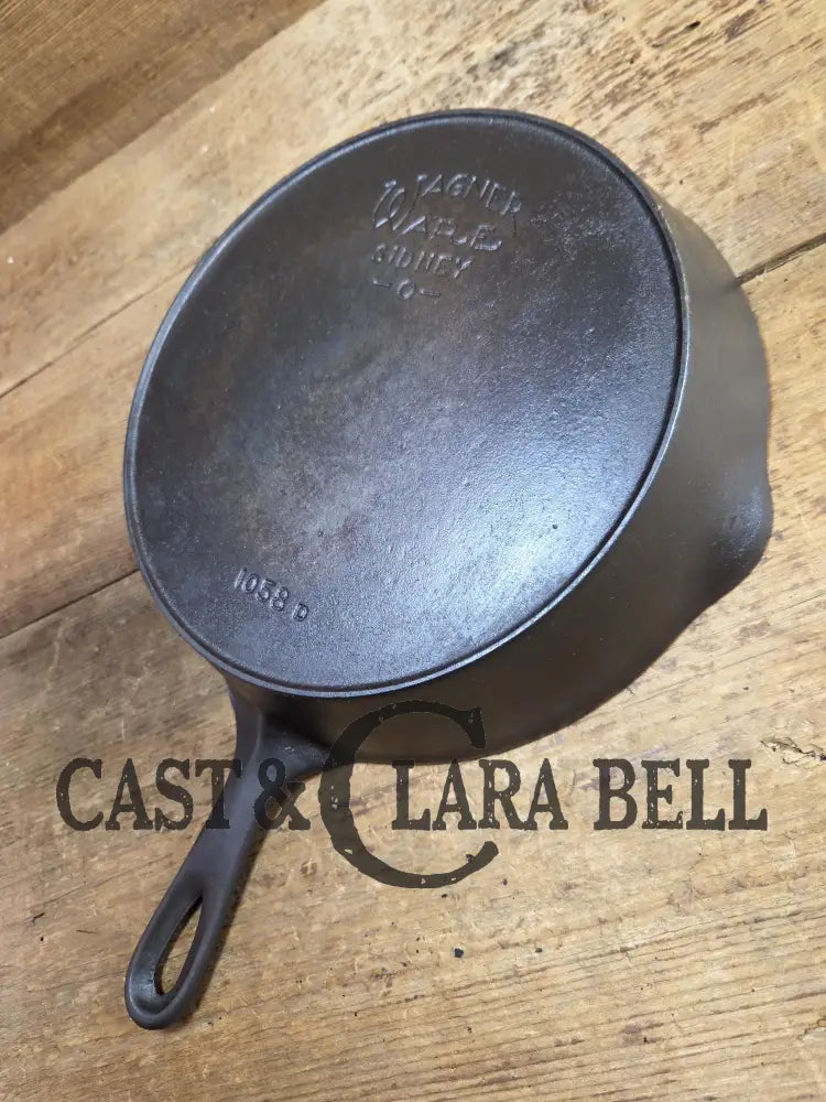 The Classic! 1924 Wagner Ware Sidney -O- #8 Skillet with Heat Ring and Stylized Logo 1058 D Skillet