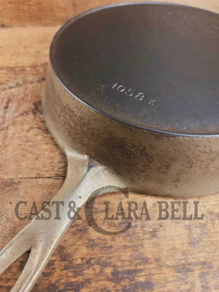 The Classic! 1924 Wagner Ware Sidney -O- #8 Skillet with Heat Ring and Stylized Logo 1058 K. Nickel plated outside