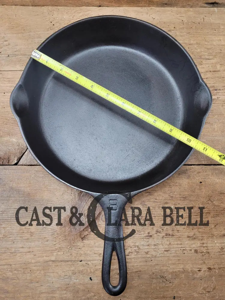 The Classic! 1930’S Griswold #8 Cast Iron Skillet With Large Block Logo 704 D