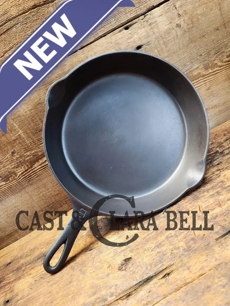 The Classic! 1930’S Griswold #8 Cast Iron Skillet With Large Block Logo 704 D