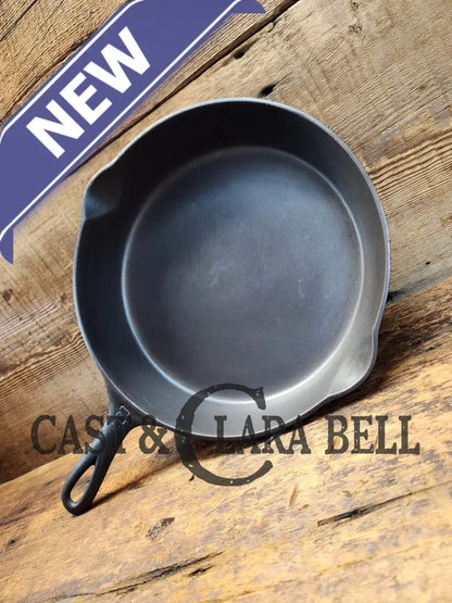 The Classic! 1930’S Griswold #8 Cast Iron Skillet With Large Block Logo 704 D