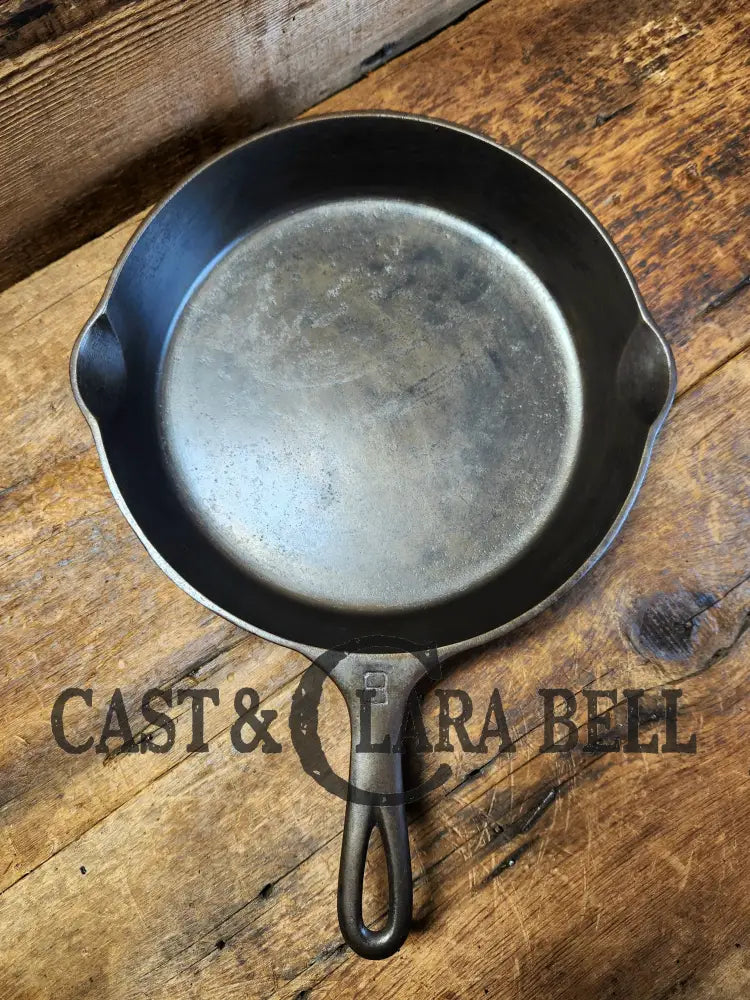 The Classic! 1930’S Griswold #8 Cast Iron Skillet With Large Block Logo 704 D