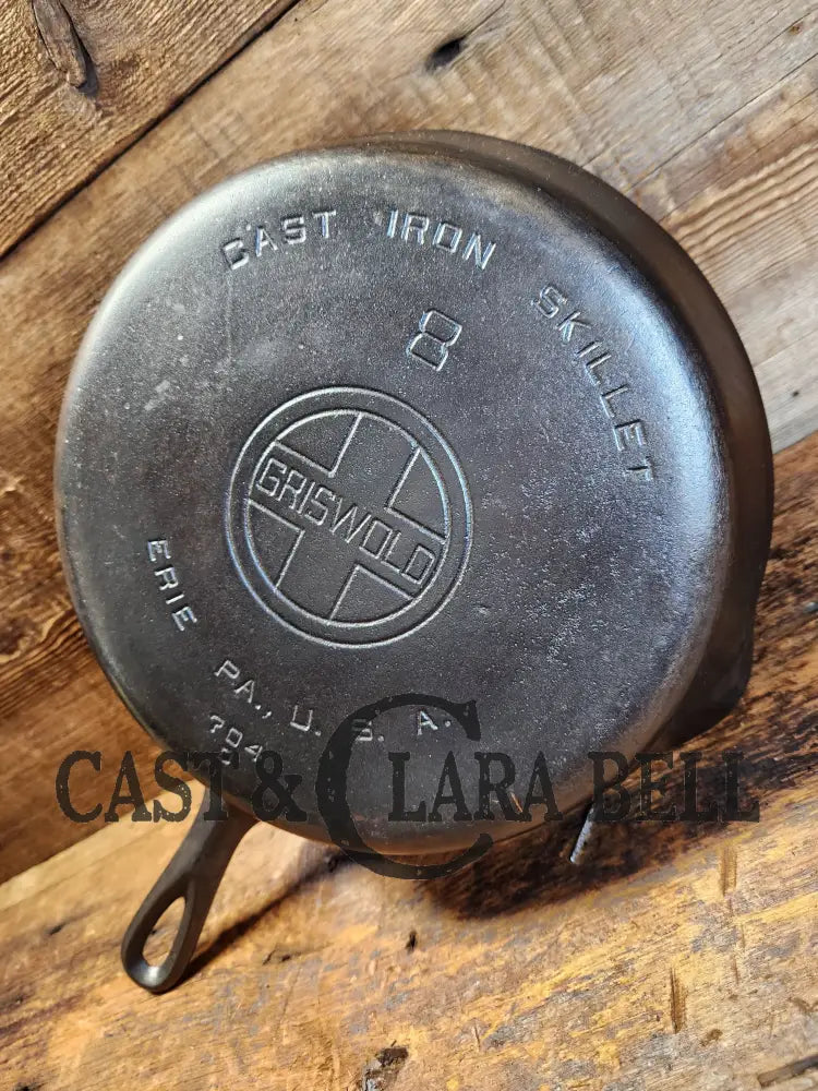 The Classic! 1930’S Griswold #8 Cast Iron Skillet With Large Block Logo 704 D