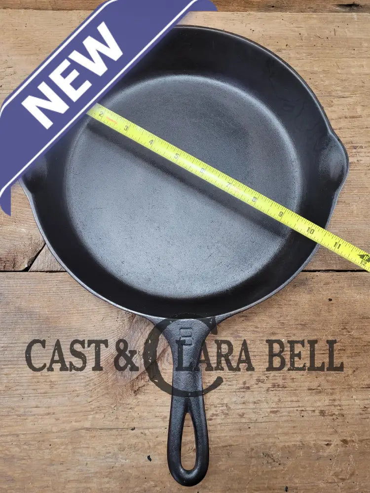 The Classic! 1930’S Griswold #8 Cast Iron Skillet With Large Block Logo 704 D