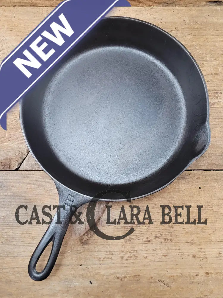 The Classic! 1930’S Griswold #8 Cast Iron Skillet With Large Block Logo 704 D