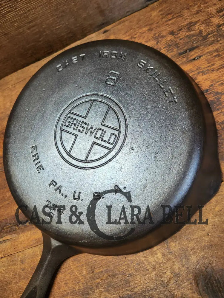 The Classic! 1930’S Griswold #8 Cast Iron Skillet With Large Block Logo 704 D