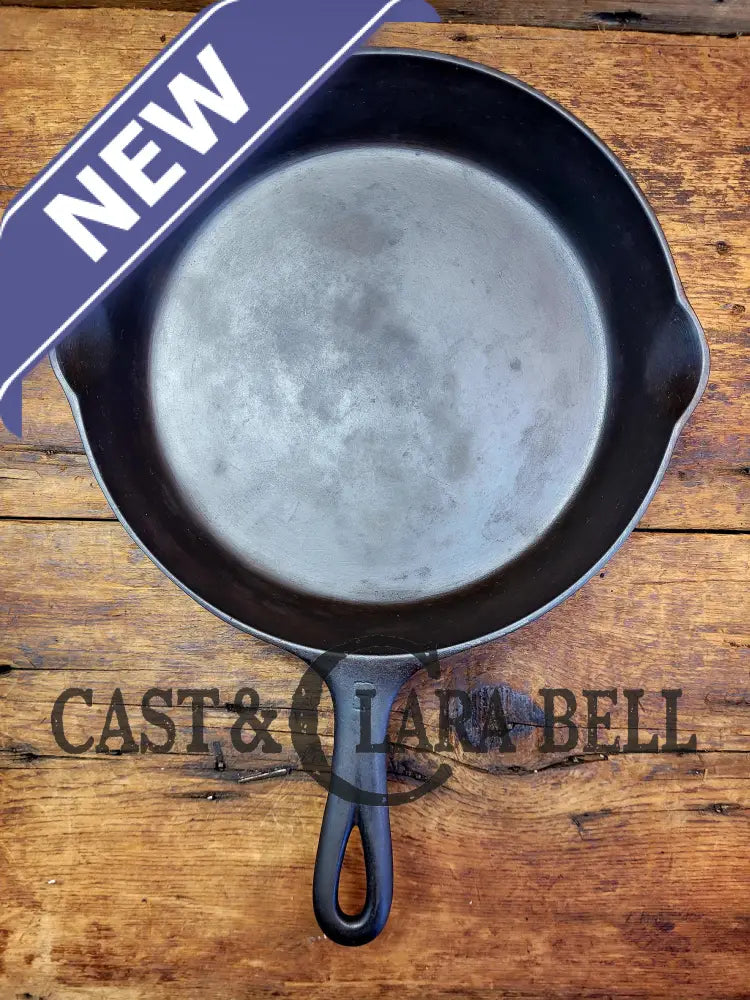 The Classic! 1930’S Griswold #8 Cast Iron Skillet With Large Block Logo 704 S