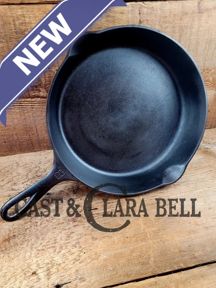 The Classic! 1930’S Griswold #8 Cast Iron Skillet With Large Block Logo 704 T