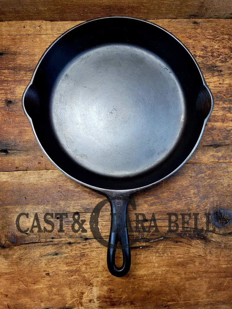 The Classic! 1930’S Griswold #8 Cast Iron Skillet With Large Block Logo 704 W