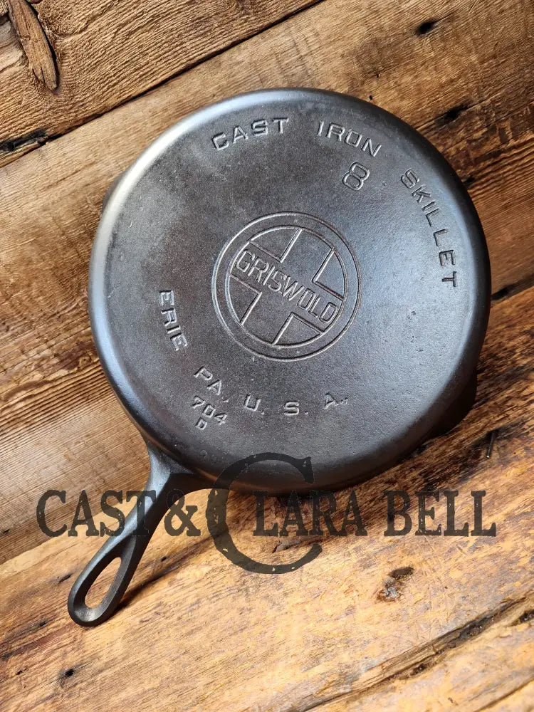 The Classic! 1930’S Griswold #8 Cast Iron Skillet With Large Block Logo And Smooth Bottom 704