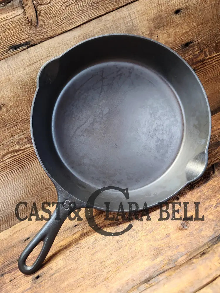 The Classic! 1930’S Griswold #8 Cast Iron Skillet With Large Block Logo And Smooth Bottom 704