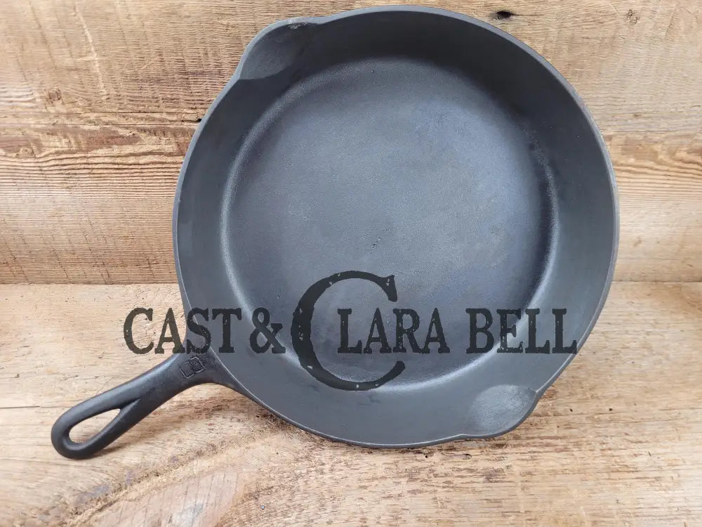 The Classic! 1930’S Griswold No. 8 Skillet With Small Block Logo And Smooth Bottom 704 T.