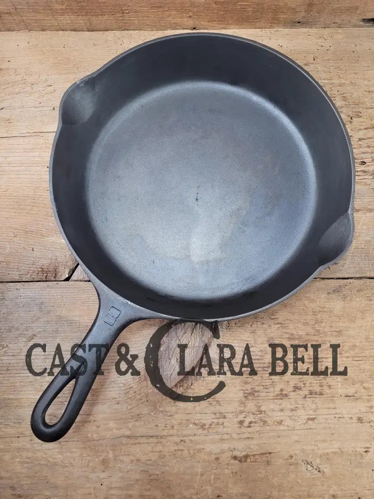 The Classic! 1930’S Griswold No. 8 Skillet With Small Block Logo And Smooth Bottom 704 T.