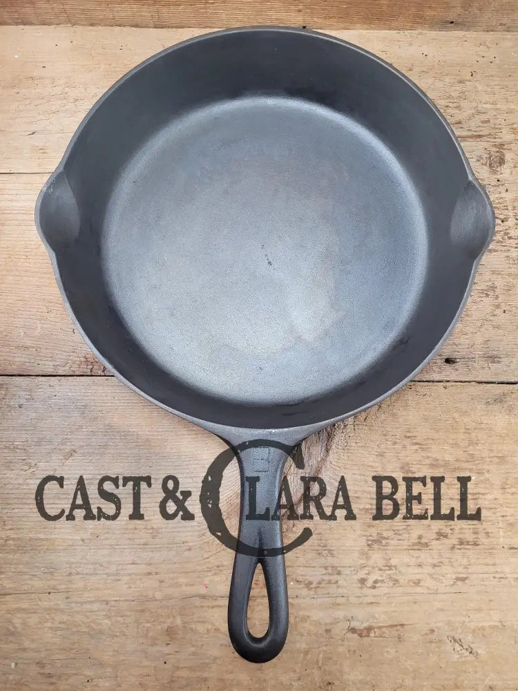 The Classic! 1930’S Griswold No. 8 Skillet With Small Block Logo And Smooth Bottom 704 T.