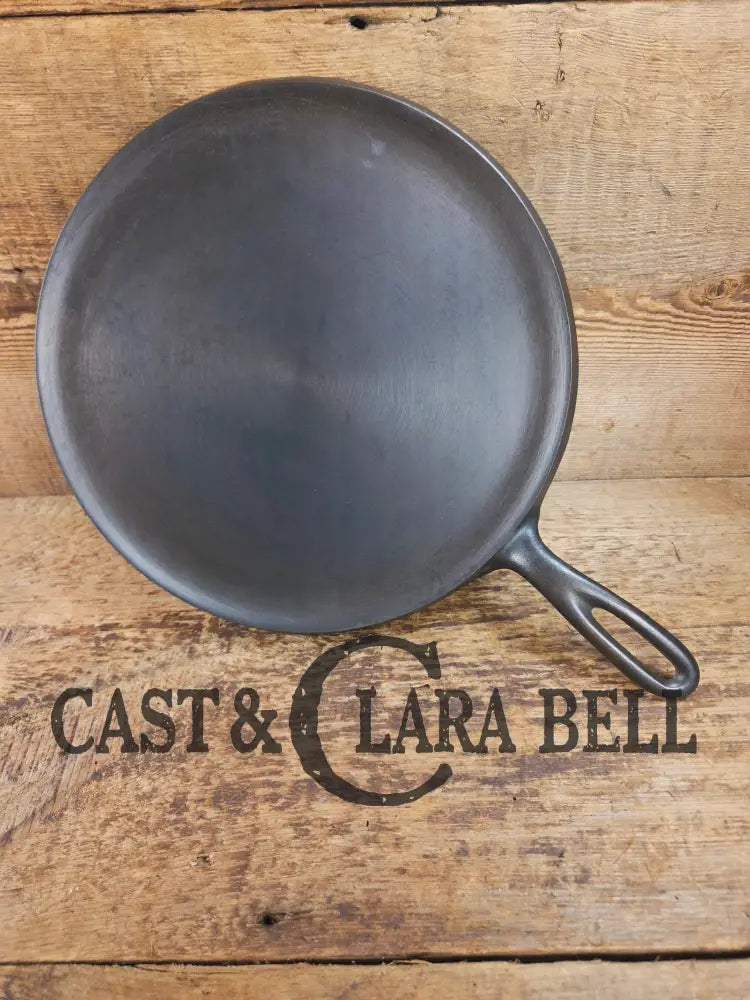 The Classic 1930’s Wagner #9 Round Griddle 1109 E. Perfect for grilled cheese omelets and flat iron cooking! Restored