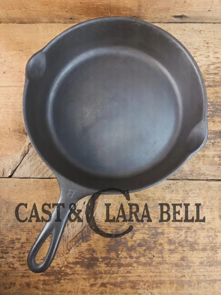 The Classic! 1930’s Wagner Ware #8 Cast Iron Skillet with Stylized Logo 1058 Skillet