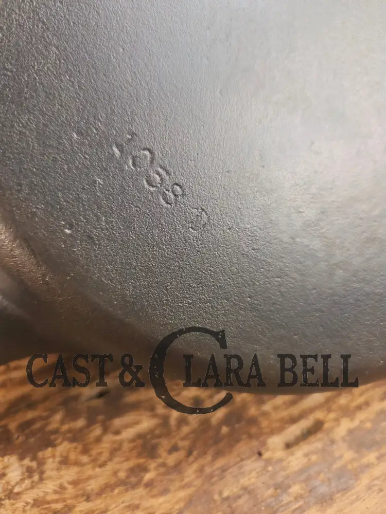 The Classic! 1930’s Wagner Ware #8 Cast Iron Skillet with Stylized Logo 1058 D Skillet