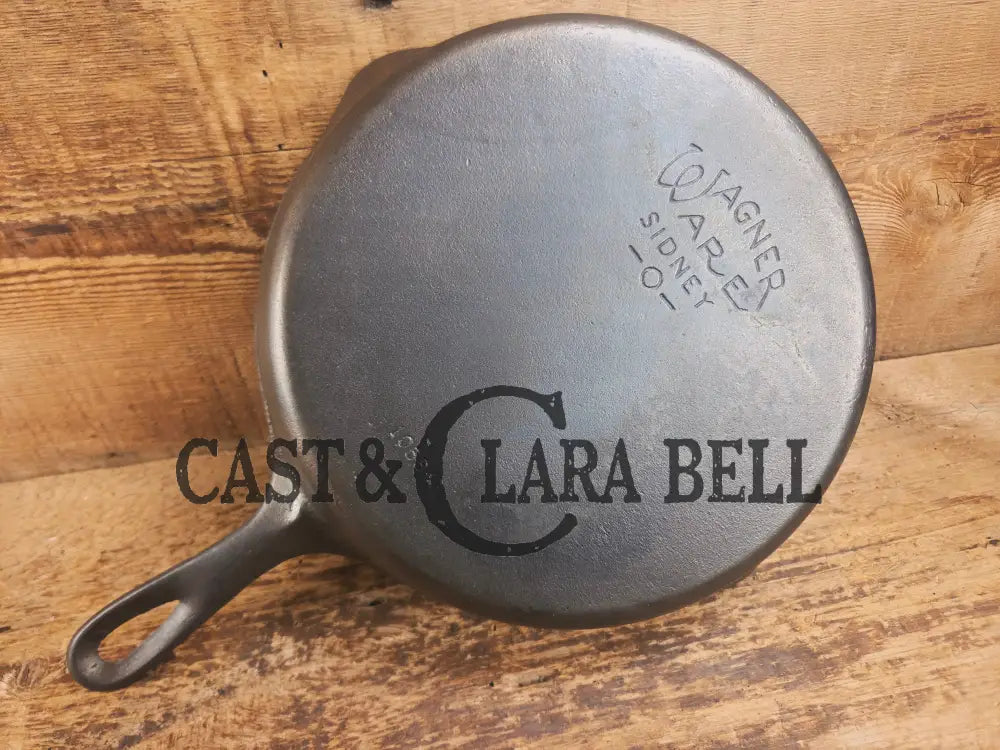 The Classic! 1930’s Wagner Ware #8 Cast Iron Skillet with Stylized Logo 1058 D Skillet