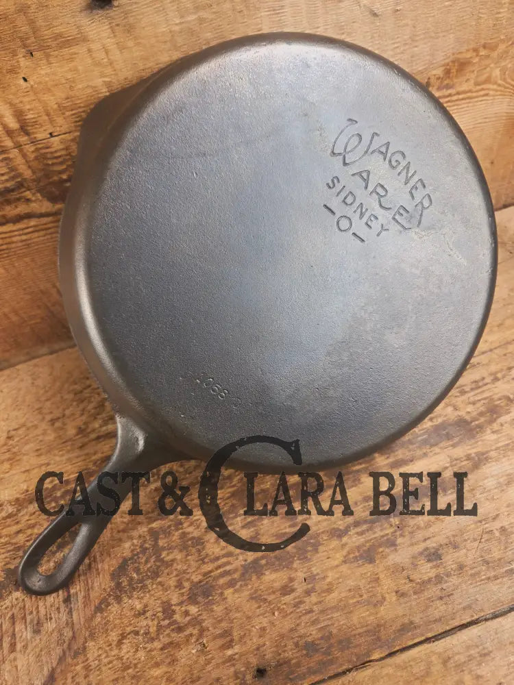 The Classic! 1930’s Wagner Ware #8 Cast Iron Skillet with Stylized Logo 1058 D Skillet