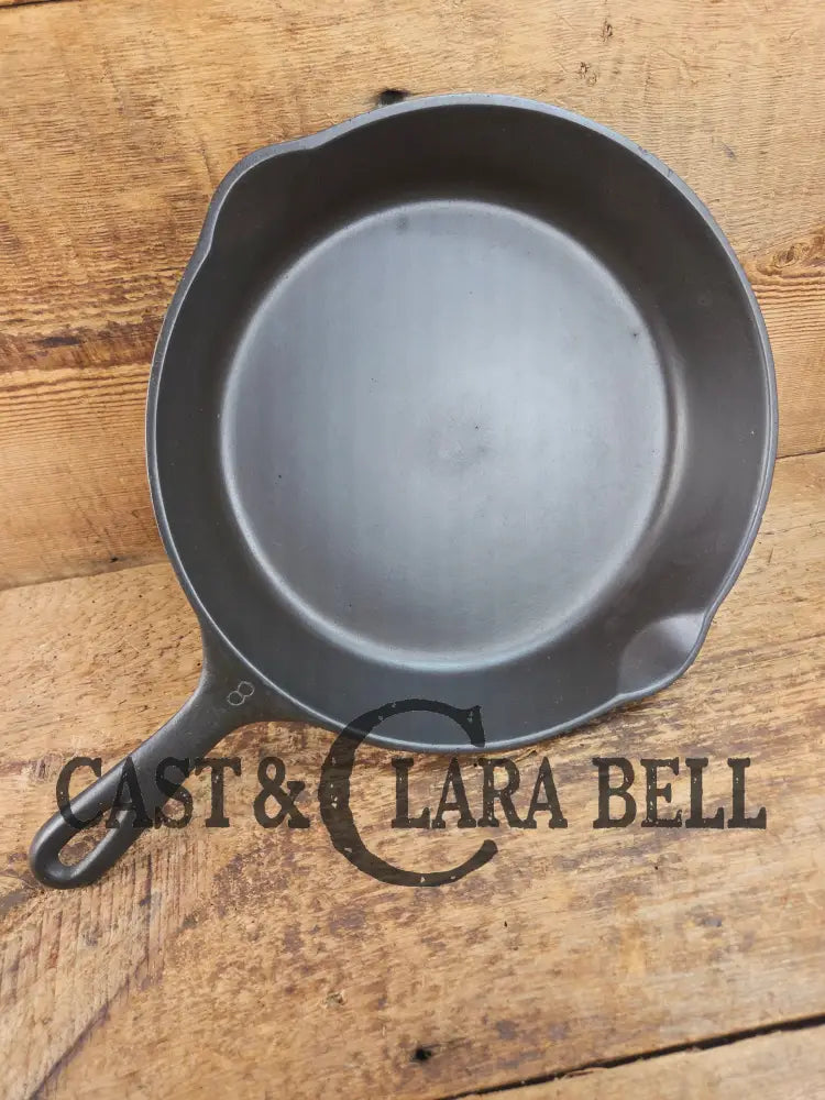 The Classic! 1930’s Wagner Ware #8 Cast Iron Skillet with Stylized Logo 1058 E Skillet