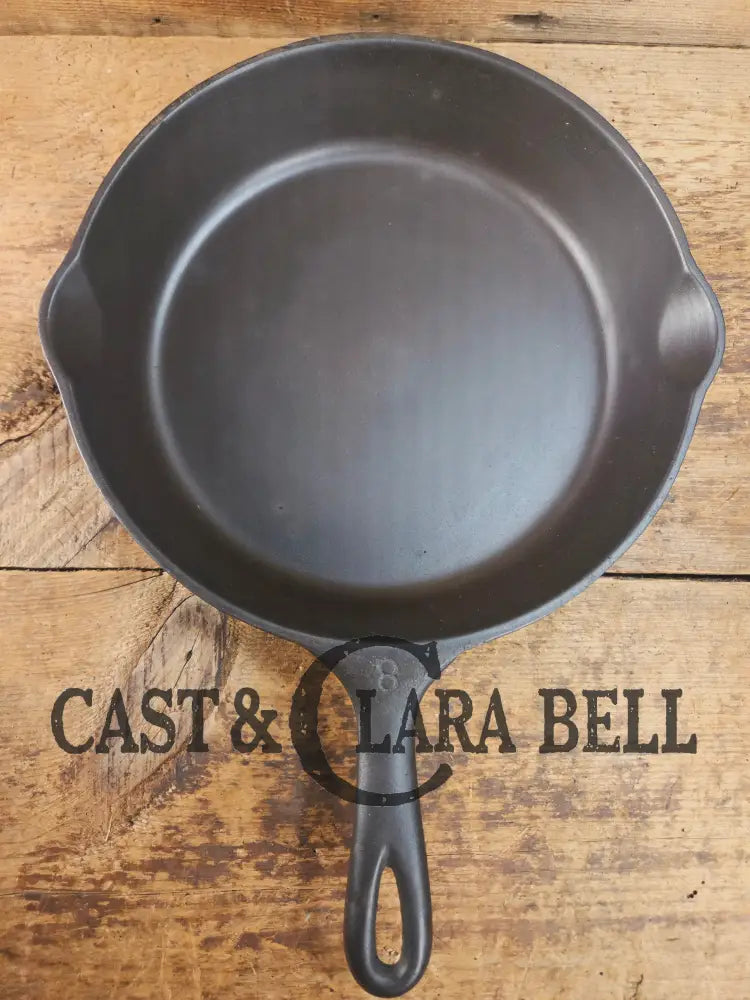 The Classic! 1930’s Wagner Ware #8 Cast Iron Skillet with Stylized Logo 1058 E Skillet