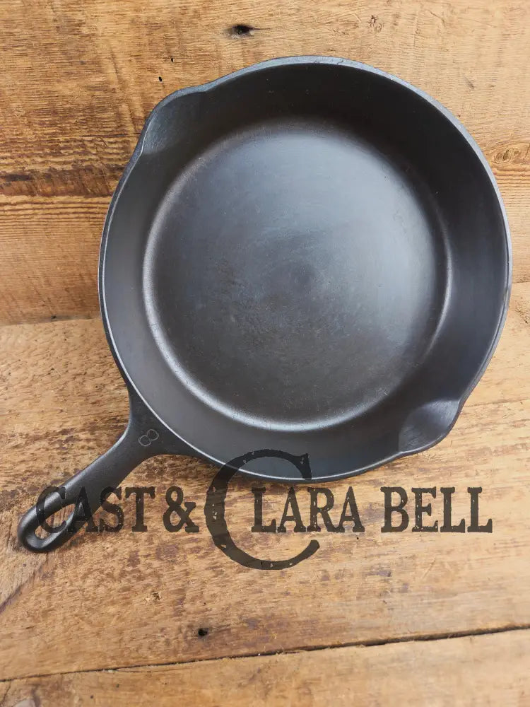 The Classic! 1930’s Wagner Ware #8 Cast Iron Skillet with Stylized Logo 1058 E Skillet