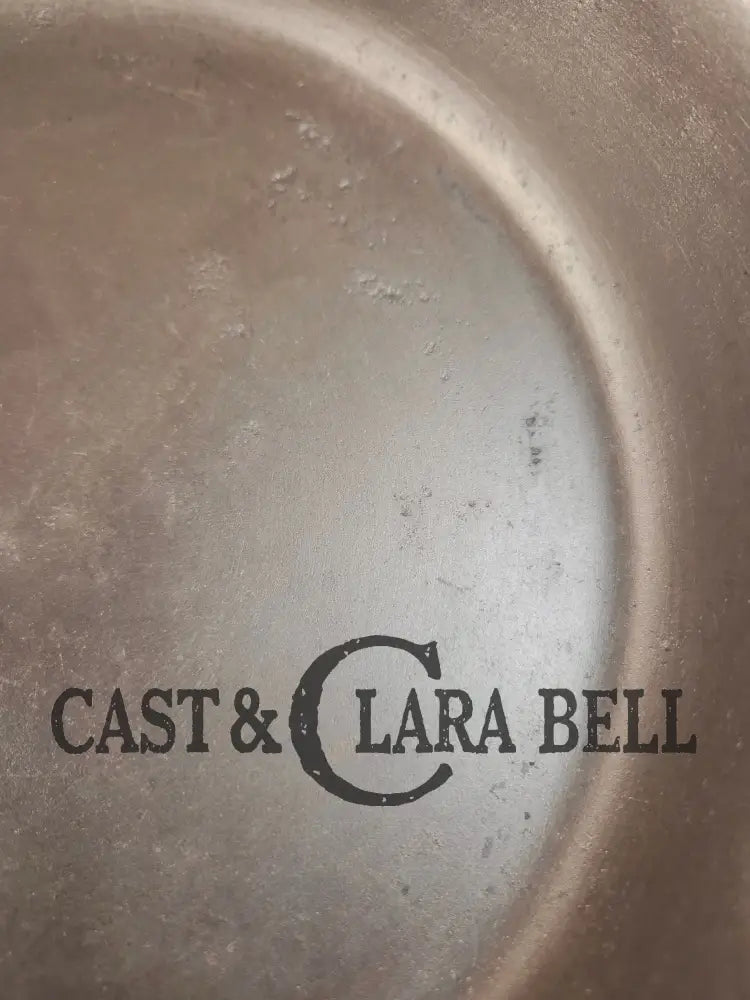 The Classic! 1930’s Wagner Ware #8 Cast Iron Skillet with Stylized Logo 1058 E Skillet