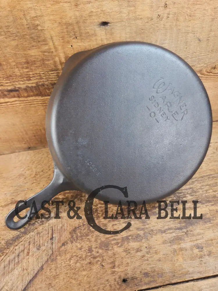 The Classic! 1930’s Wagner Ware #8 Cast Iron Skillet with Stylized Logo 1058 E Skillet