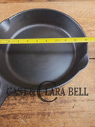 The Classic! 1930’s Wagner Ware #8 Cast Iron Skillet with Stylized Logo 1058 E Skillet