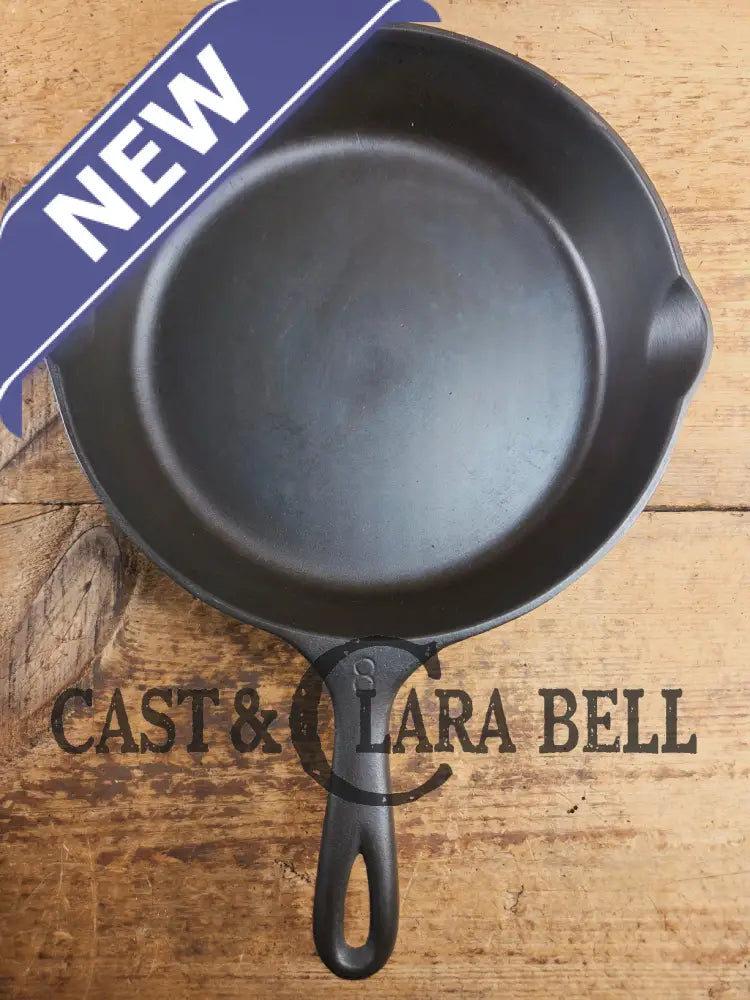 The Classic! 1930’s Wagner Ware #8 Cast Iron Skillet with Stylized Logo 1058 E Skillet