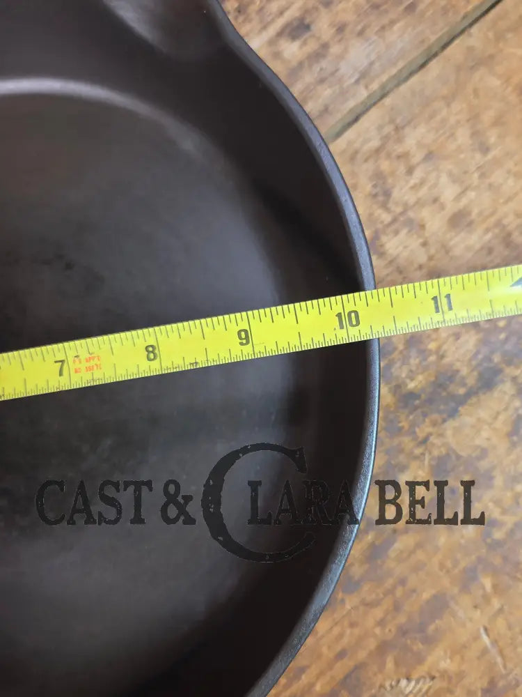The Classic! 1930’s Wagner Ware #8 Cast Iron Skillet with Stylized Logo 1058 T - Skillet